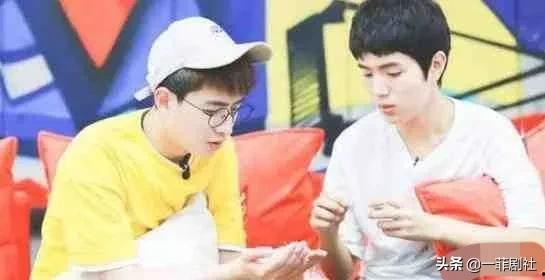 娱乐圈吃瓜贴吧最新消息,某明星恋情曝光,背后真相令人震惊! 第2张 娱乐圈吃瓜贴吧最新消息,某明星恋情曝光,背后真相令人震惊! 第2张